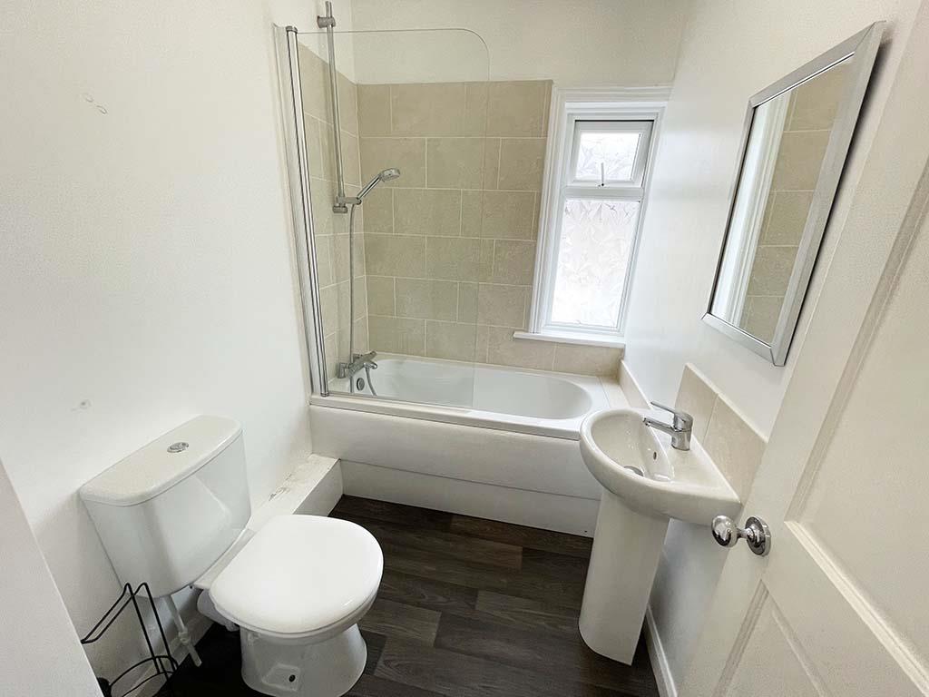 2 bedroom mid terrace house SSTC in Barnoldswick - IMG_5085.jpg